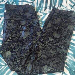 Capri Lululemon leggings size 8